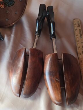 Rochester Shoe Tree Co Solid Wooden Shoe Keepers Unisex - Brown